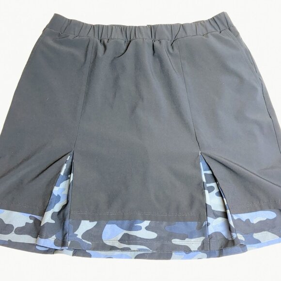 Share Chico's Zynergy Golf / Tennis Skort / Skirt, Dark Navy/Blue Camo, size 6 - Picture 2 of 3
